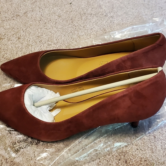 NWB DARK RED POINTED TOE STILLETTO - Picture 3 of 4